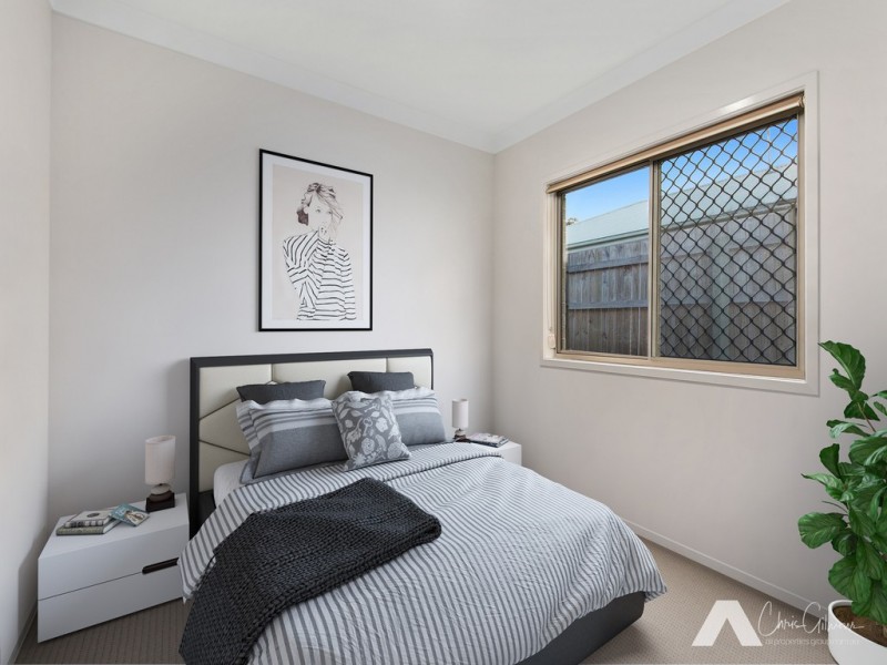 33 Mt Barney Crescent, Park Ridge QLD 4125