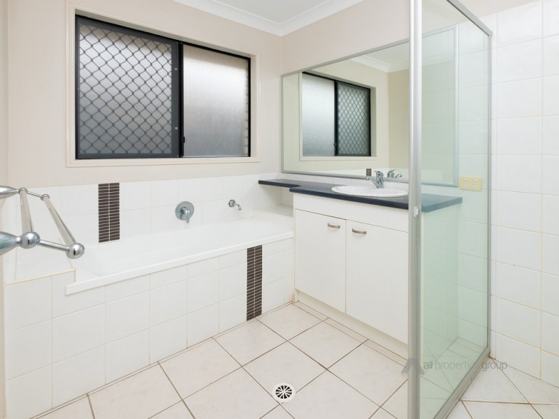 23 Griffen Place, Crestmead QLD 4132