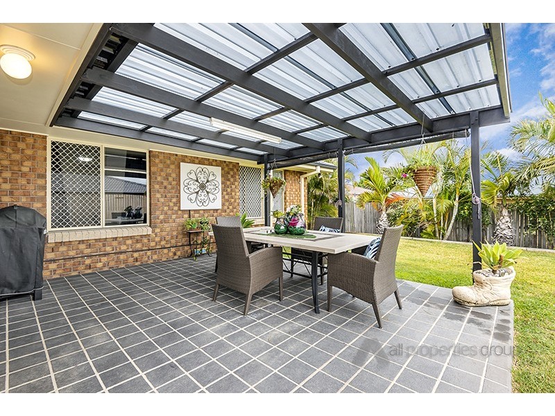 15 Swanbrook Place, Parkinson QLD 4115
