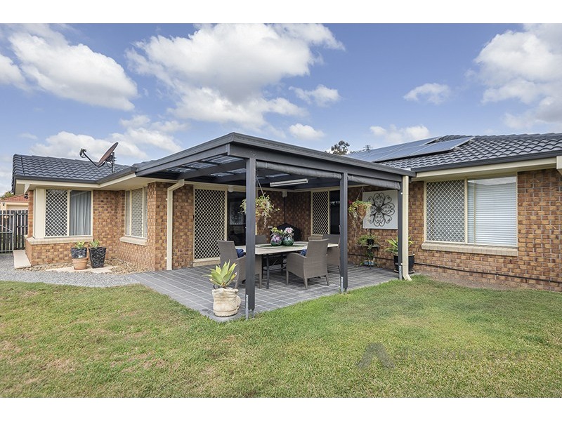 15 Swanbrook Place, Parkinson QLD 4115