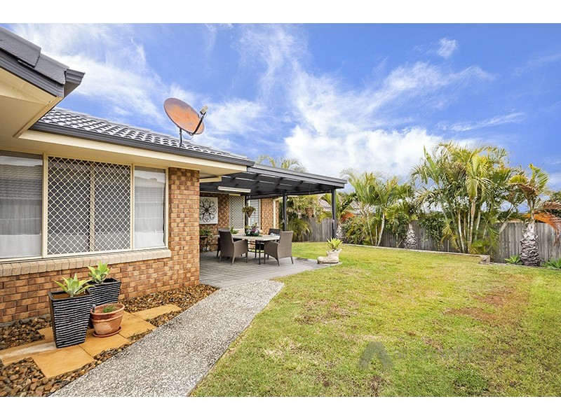 15 Swanbrook Place, Parkinson QLD 4115