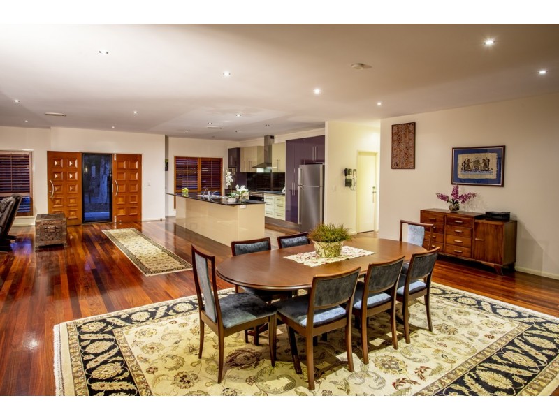 8 Fallon Court, Calamvale QLD 4116