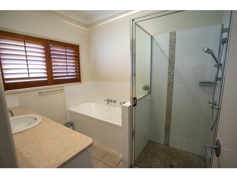 8 Fallon Court, Calamvale QLD 4116