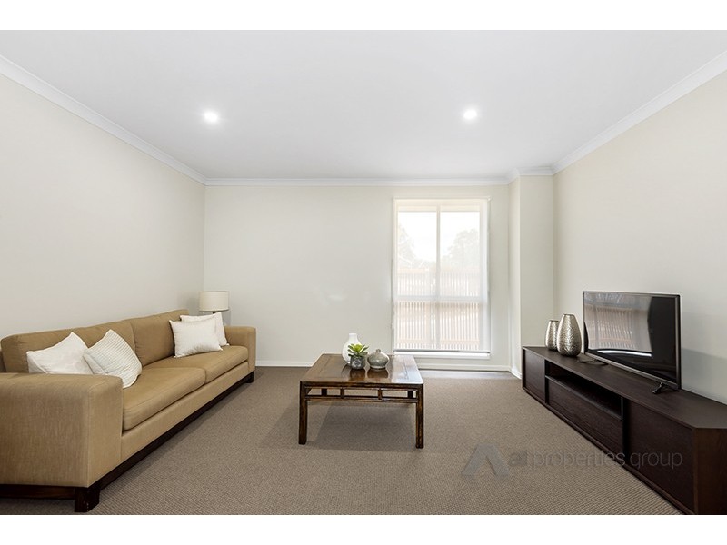 87 Falkland Street West, Heathwood QLD 4110