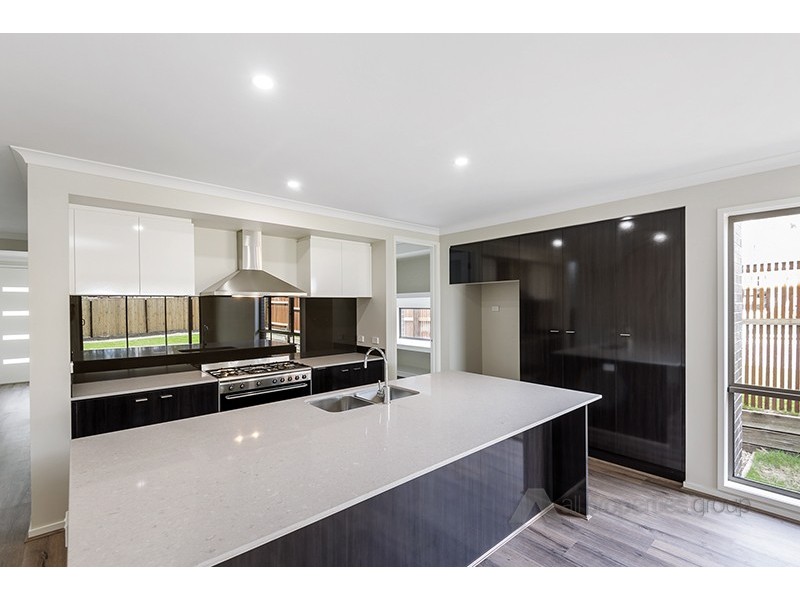 87 Falkland Street West, Heathwood QLD 4110