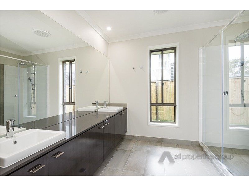 87 Falkland Street West, Heathwood QLD 4110