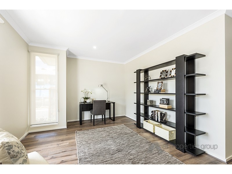 87 Falkland Street West, Heathwood QLD 4110