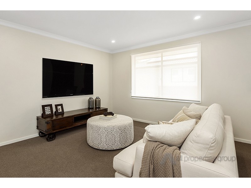 87 Falkland Street West, Heathwood QLD 4110