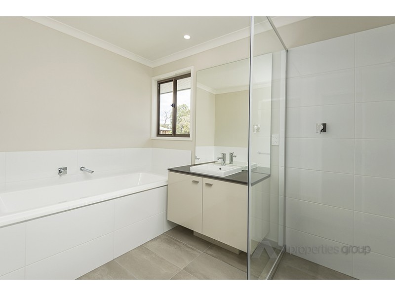 87 Falkland Street West, Heathwood QLD 4110