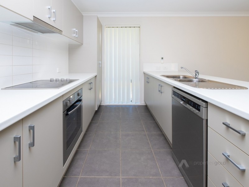 23 John Davison Place, Crestmead QLD 4132