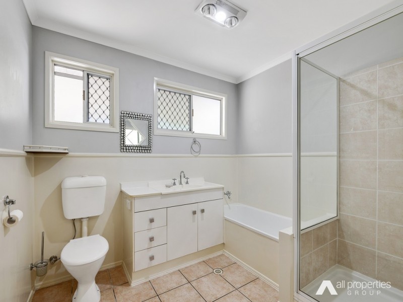 24 Green Rd, Regents Park QLD 4118