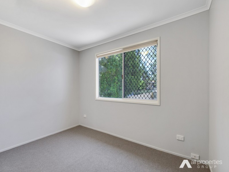 24 Green Rd, Regents Park QLD 4118