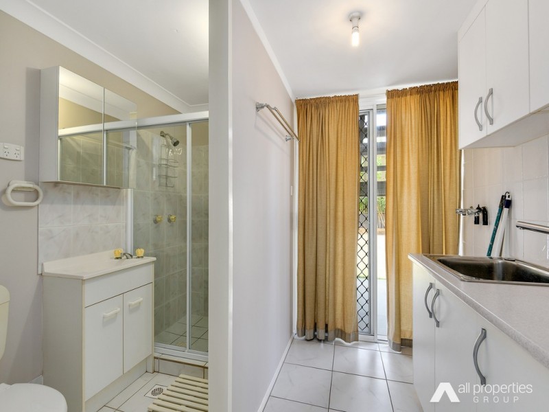 24 Green Rd, Regents Park QLD 4118