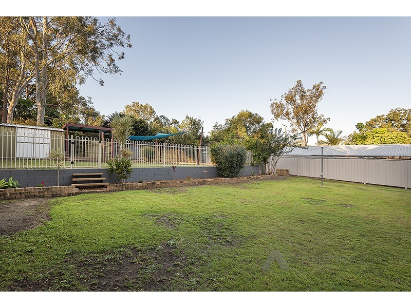 24 Green Rd, Regents Park QLD 4118