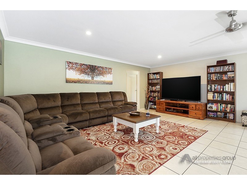 37 Creekside Crescent, Jimboomba QLD 4280