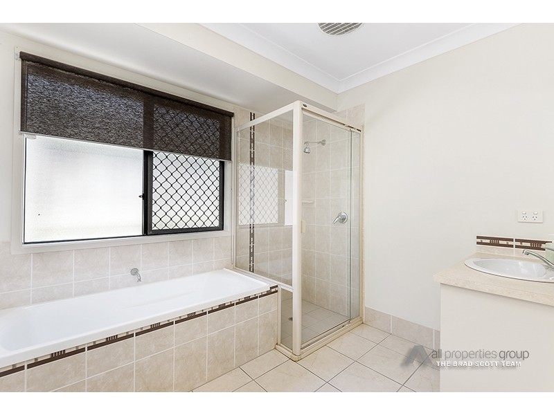 37 Creekside Crescent, Jimboomba QLD 4280