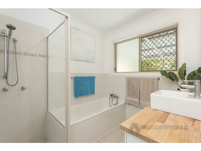 36 EMERALD DRIVE, Regents Park QLD 4118