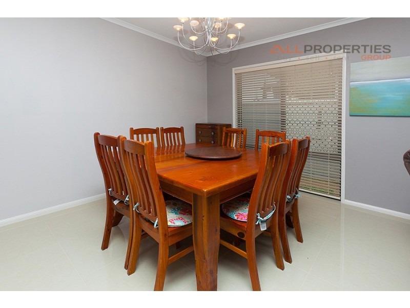 22 Sandalwood Street, Heathwood QLD 4110