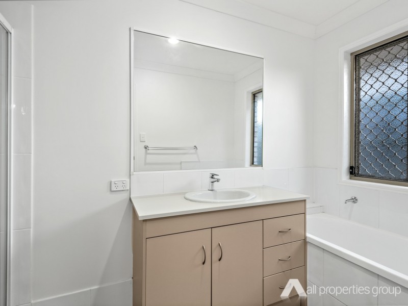 6 Lorikeet Way, Crestmead QLD 4132