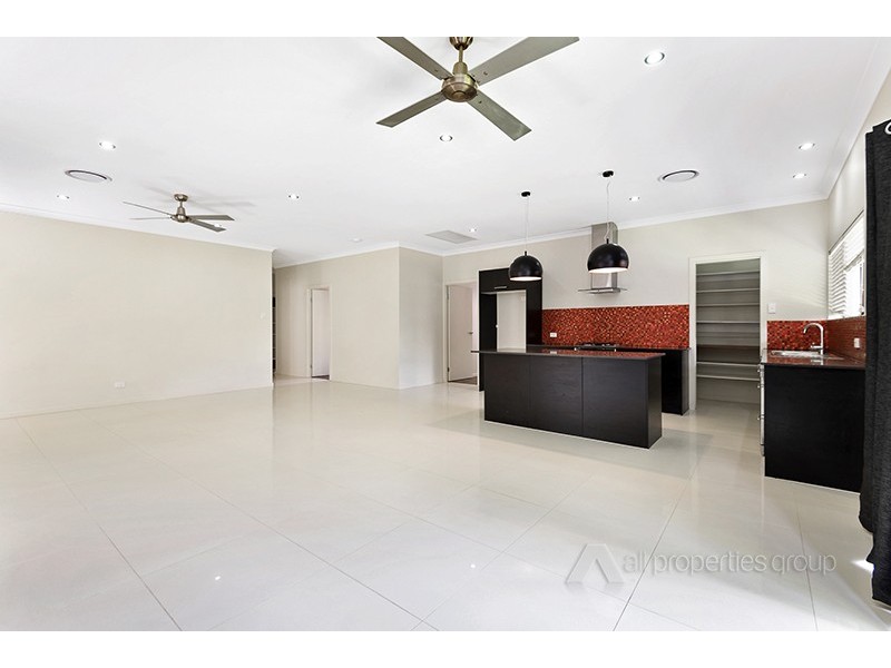 5 Steelwood St, Heathwood QLD 4110