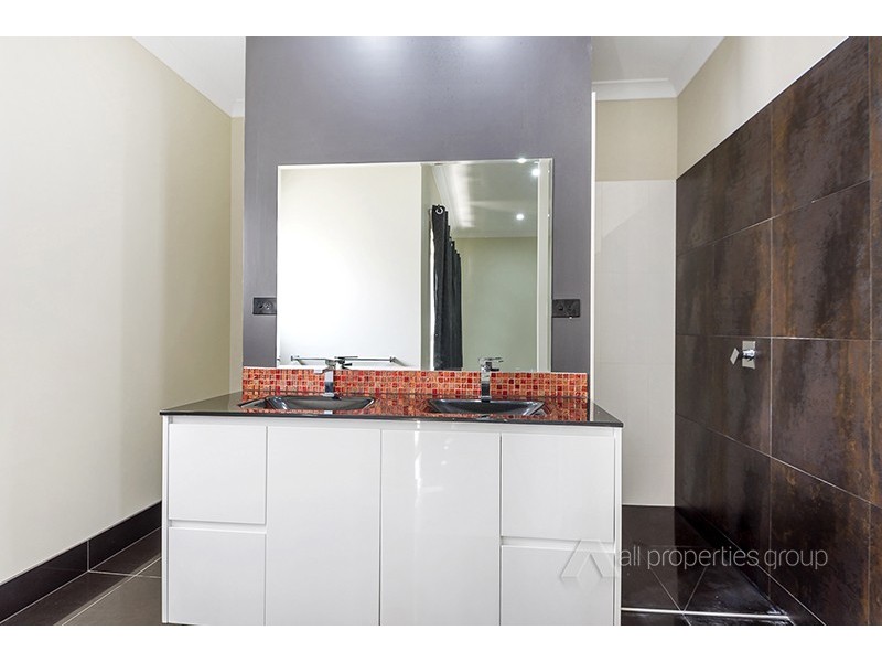 5 Steelwood St, Heathwood QLD 4110