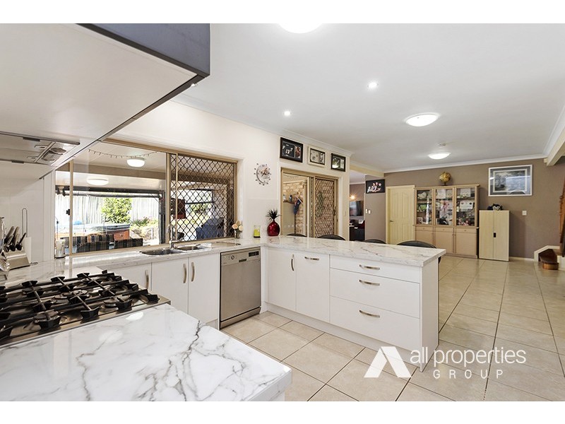 5 Saint Clair Close, Parkinson QLD 4115