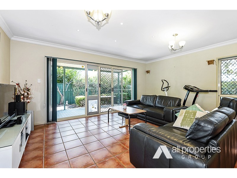 5 Glenna Place, Parkinson QLD 4115