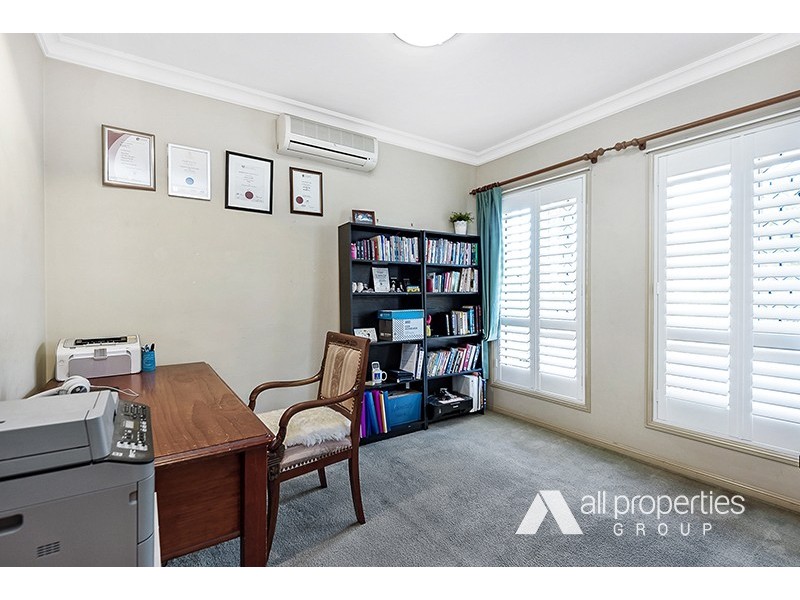 5 Glenna Place, Parkinson QLD 4115