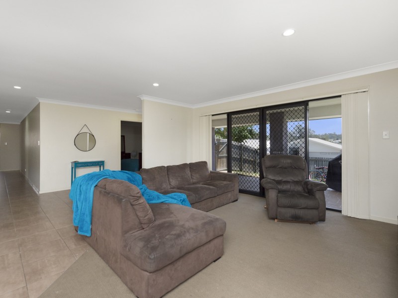 2 Chaka Street, Hillcrest QLD 4118