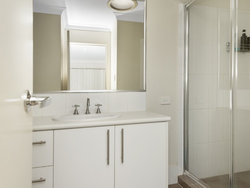 2 Chaka Street, Hillcrest QLD 4118