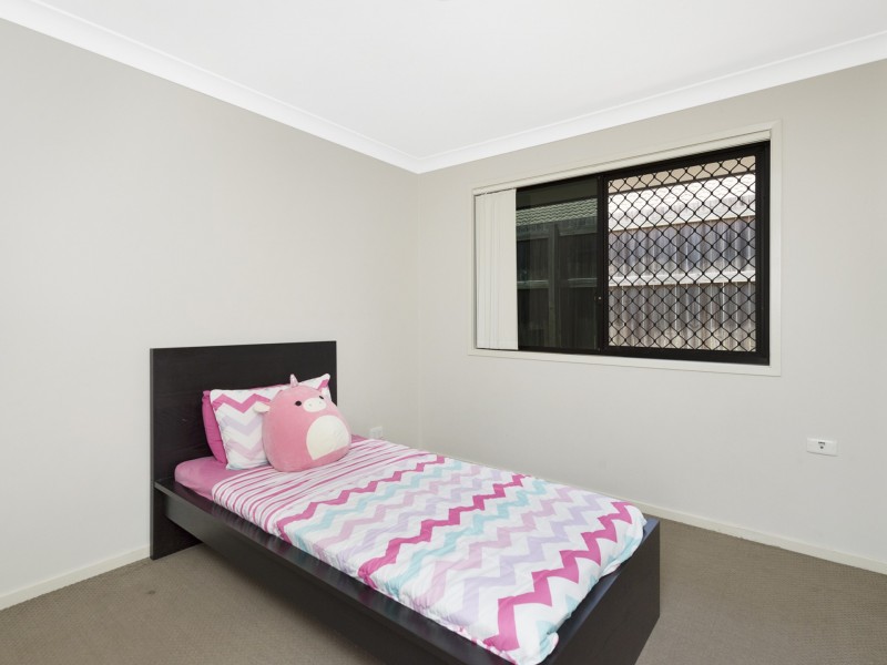 2 Chaka Street, Hillcrest QLD 4118