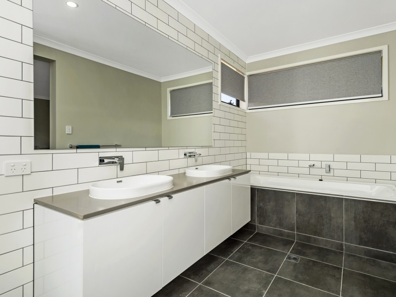 9 Moorinya Circuit, Pimpama QLD 4209