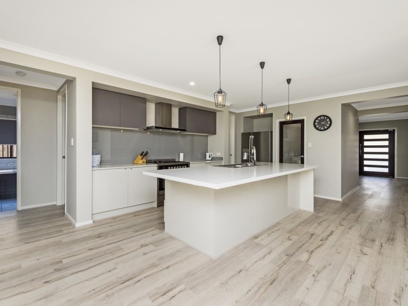 9 Moorinya Circuit, Pimpama QLD 4209