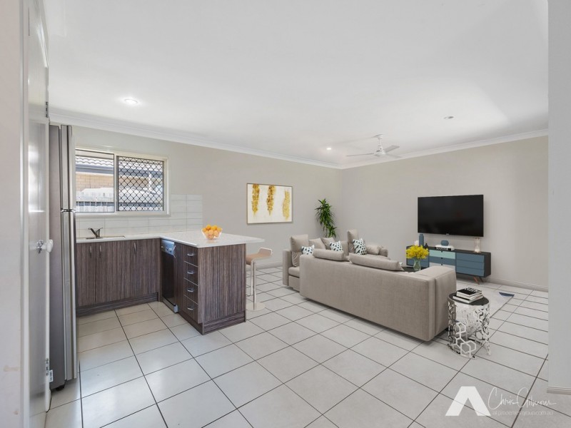 26 Oakvale Ave, Holmview QLD 4207