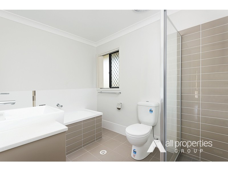 30B Emerald Drive, Regents Park QLD 4118