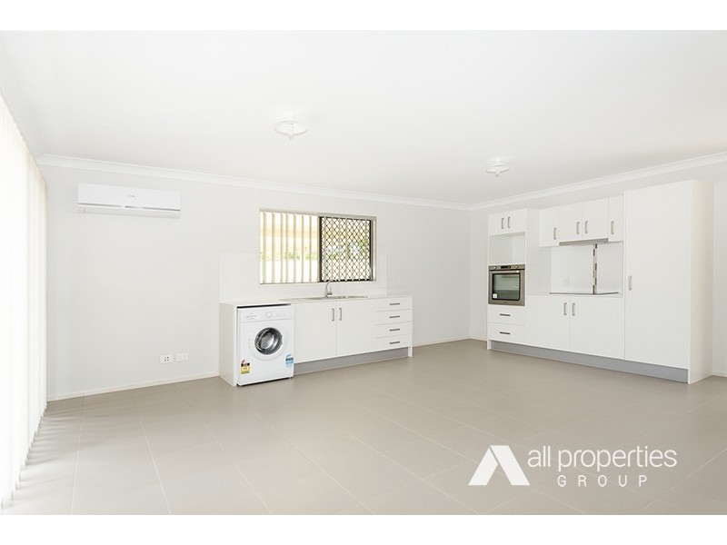 30B Emerald Drive, Regents Park QLD 4118