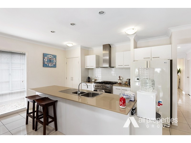 33 Casuarina Circuit, Heathwood QLD 4110