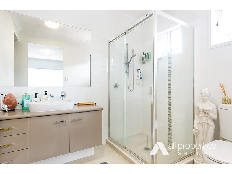 33 Casuarina Circuit, Heathwood QLD 4110