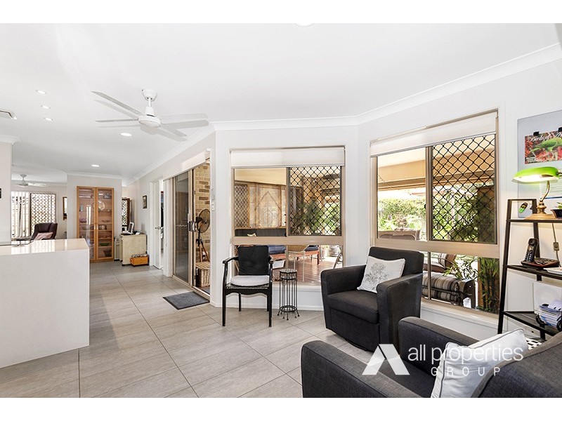 6 Teasel Crescent, Forest Lake QLD 4078