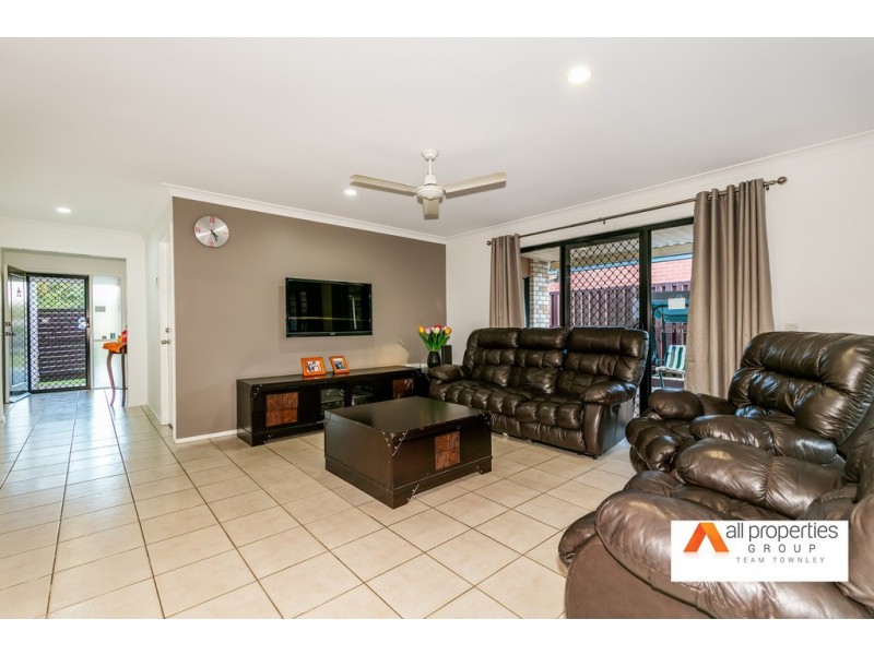 4 Barrine Place, Parkinson QLD 4115