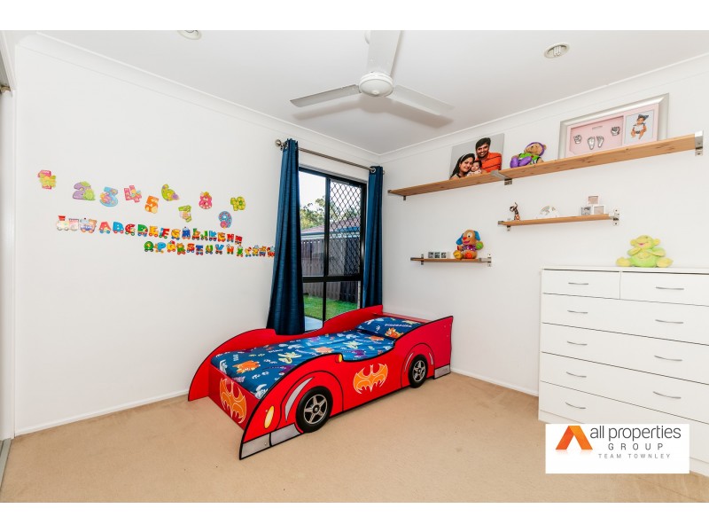 4 Barrine Place, Parkinson QLD 4115