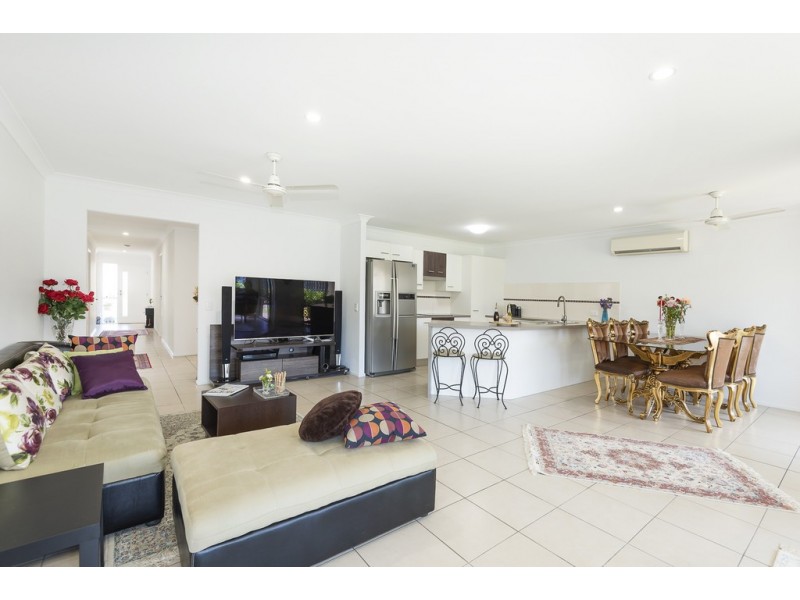 12 Budawang Street, Parkinson QLD 4115