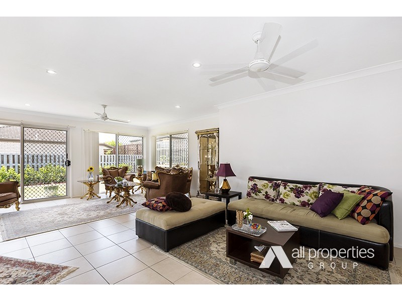 12 Budawang Street, Parkinson QLD 4115