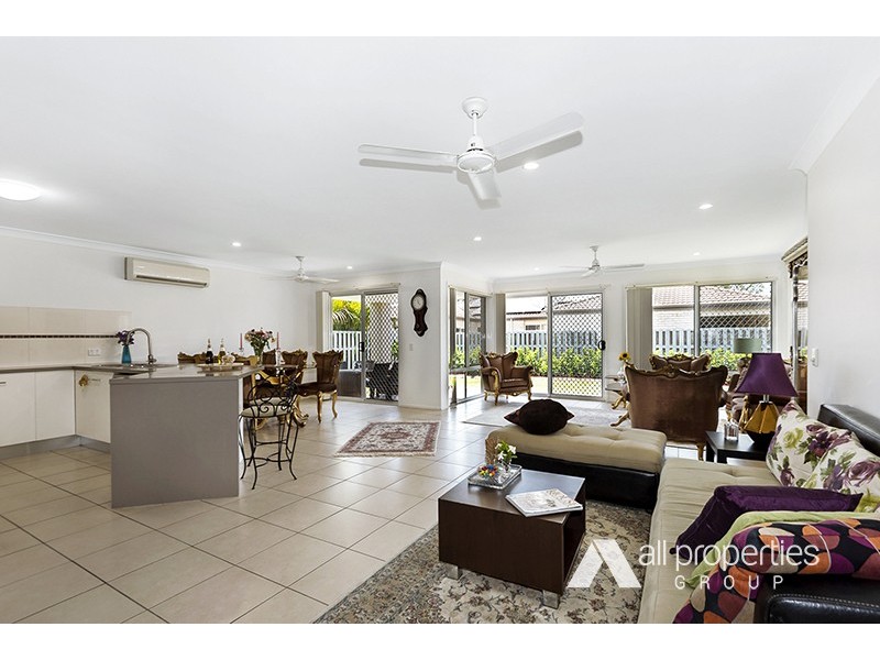 12 Budawang Street, Parkinson QLD 4115