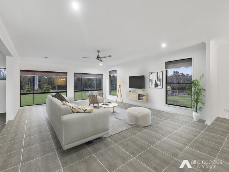 8-16 Meadow Rd, Jimboomba QLD 4280