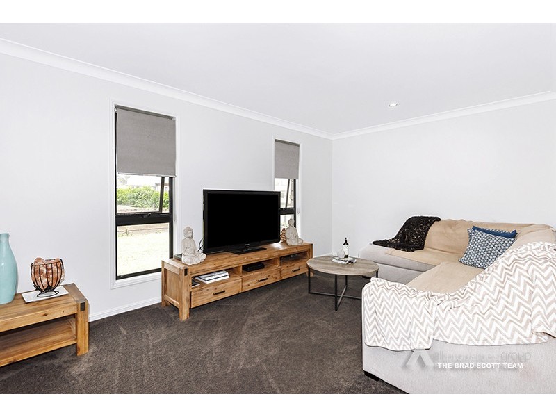 9-11 Miley Place, Jimboomba QLD 4280