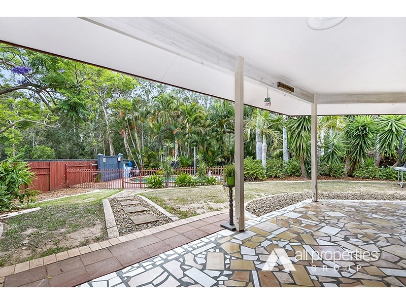 6 Calluna Court, Regents Park QLD 4118