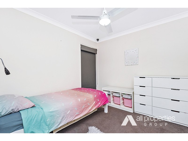 6 Calluna Court, Regents Park QLD 4118