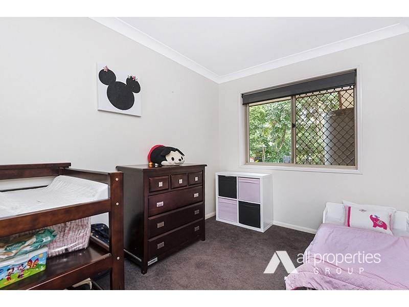 6 Calluna Court, Regents Park QLD 4118