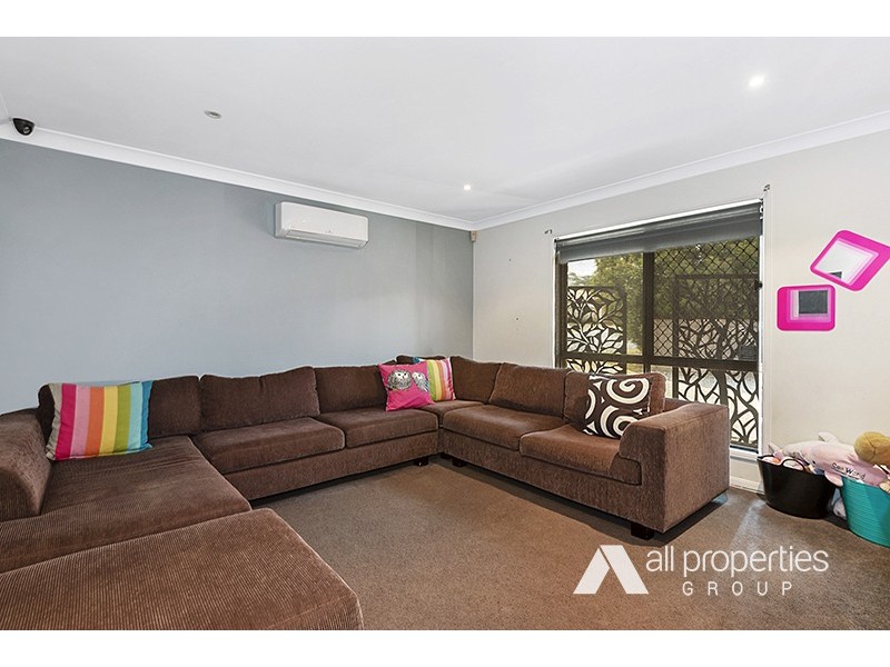 6 Calluna Court, Regents Park QLD 4118